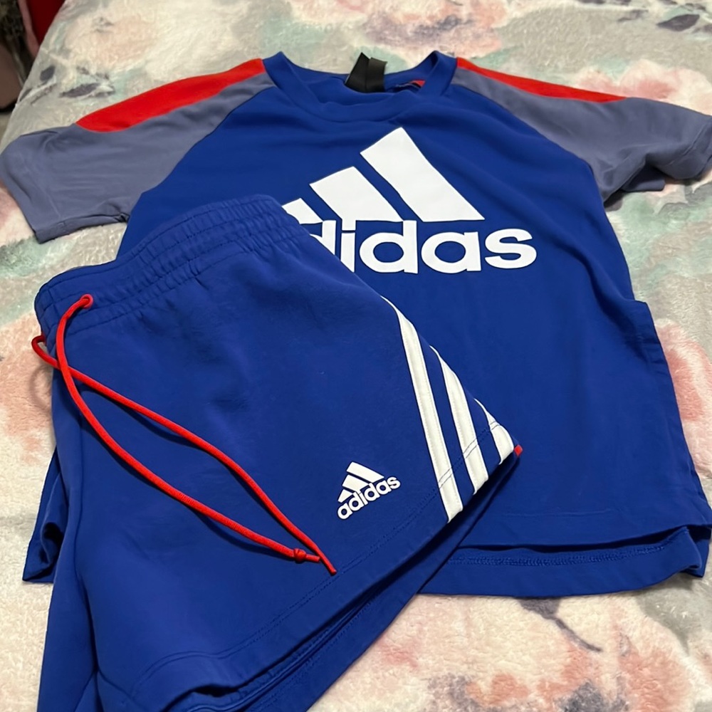 Shorts size small top Xs